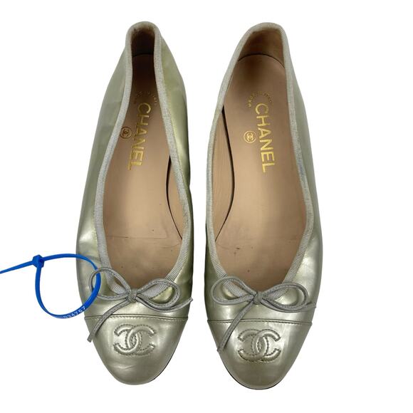 Chanel Cap Toe CC Logo Bow Ballet Flats Patent Leather Light Gold Size 37 - Picture 1 of 12